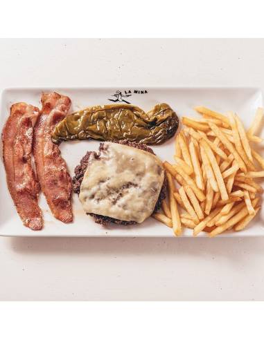 Hamburguesa La MIna con guarnicion pizzeria la mina donostia san sebastian